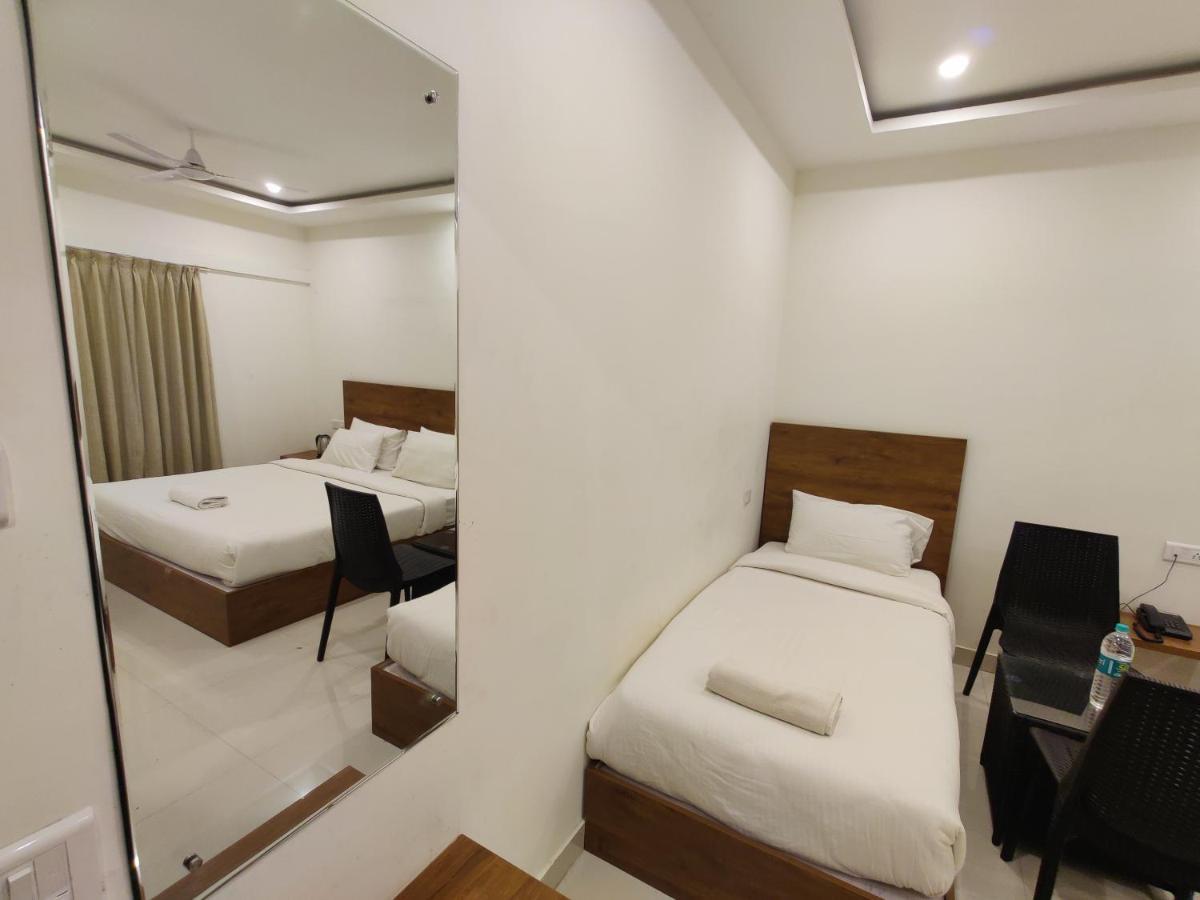 Hotel Airport City Dod Jala ภายนอก รูปภาพ