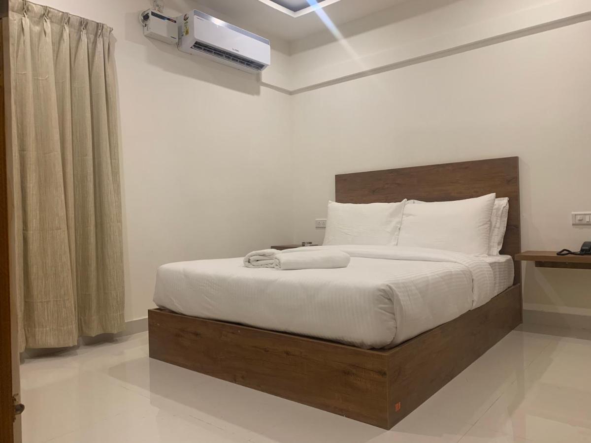 Hotel Airport City Dod Jala ภายนอก รูปภาพ